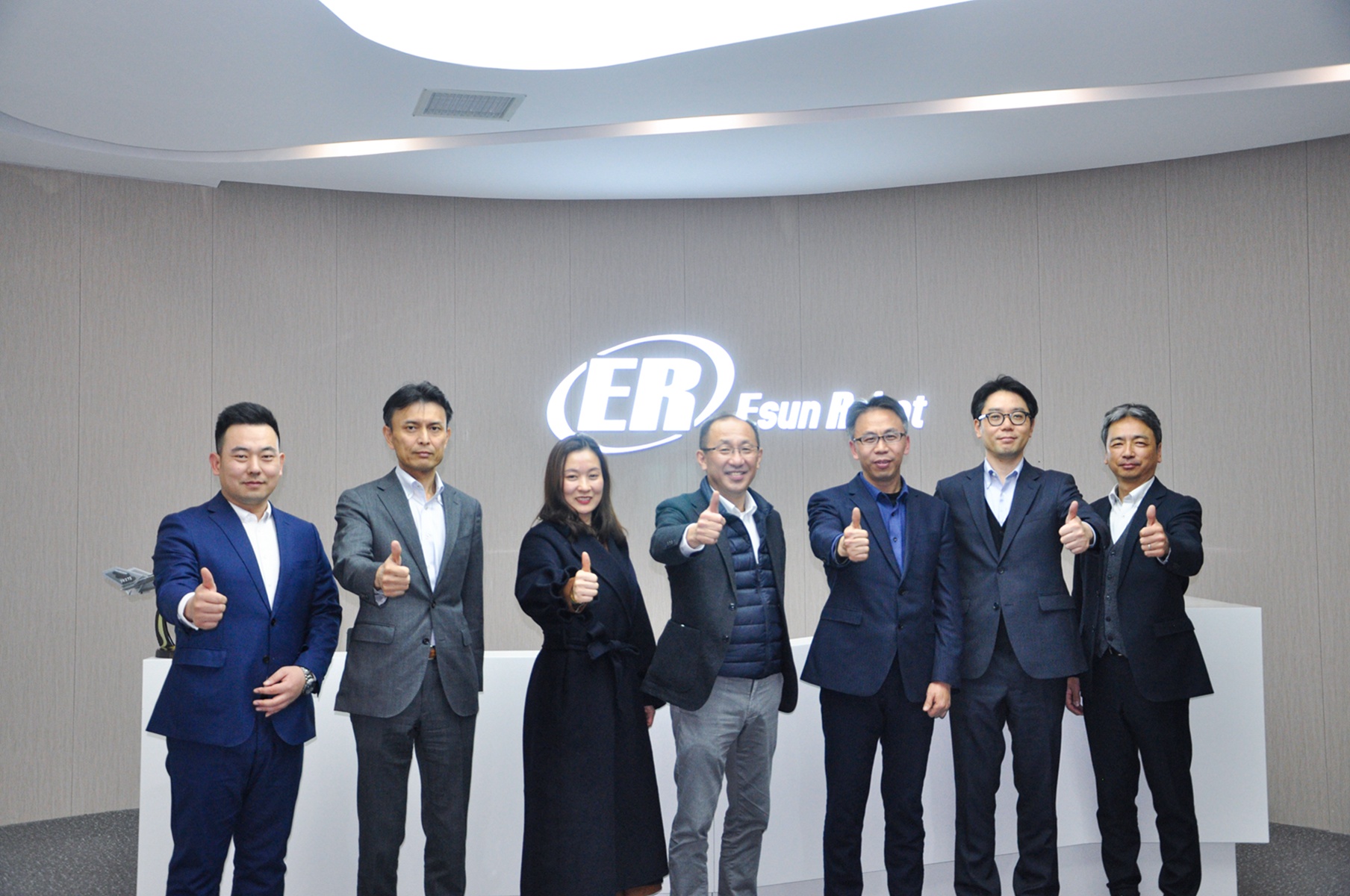 熱烈歡迎EPSON SEC吉野部長一行蒞臨鎰升機(jī)器人！